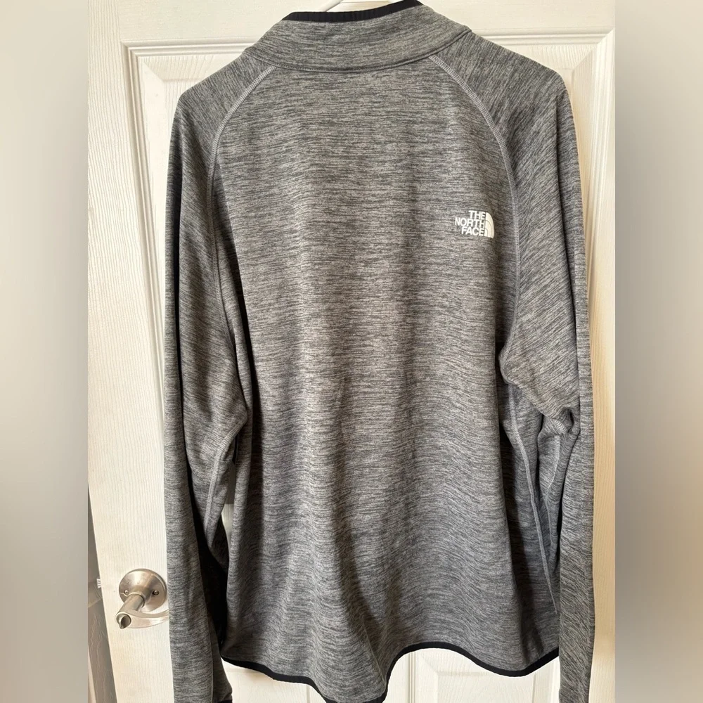 The North Face Men's Dark‎ Gray Pullover Sweatshirt